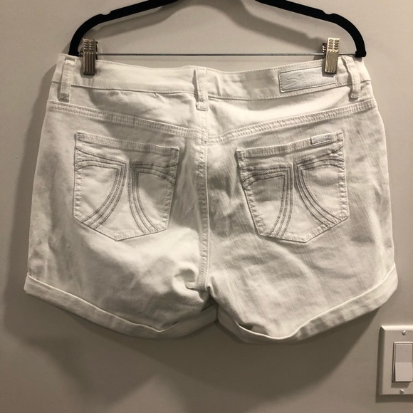 Seven White Jean shorts - Picture 3 of 5